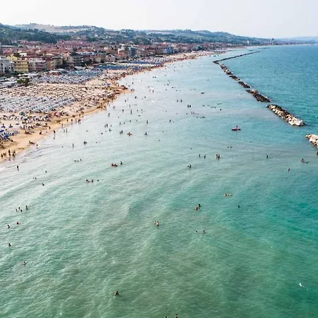 Delle Rose * צ'יביטאנובה מארקה